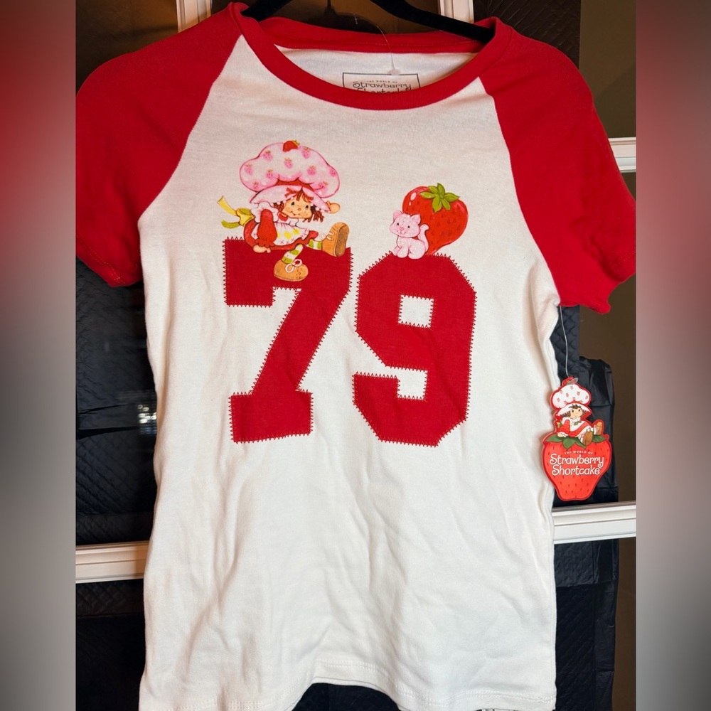 Strawberry Shortcake Tee Juniors size L
